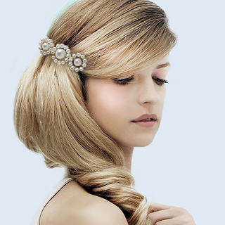 Gold Plated Hair Pin with Multidimensional Pearl Embelishments